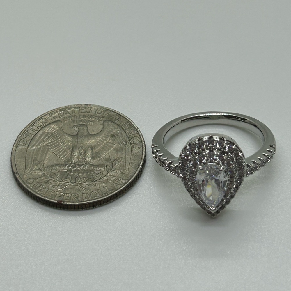 925 Sterling Silver Waterdrop Diamond Cubic Zirconia Ring - Picture 7 of 8